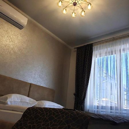 Apartment Sweethome 1 Free Parking Uzjhorod Exteriör bild