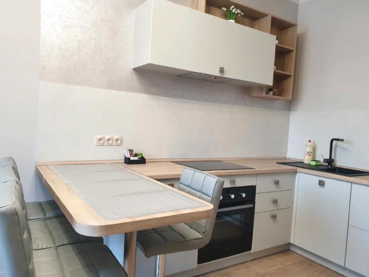Apartment Sweethome 1 Free Parking Uzjhorod Exteriör bild