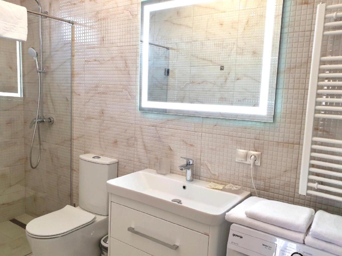 Apartment Sweethome 1 Free Parking Uzjhorod Exteriör bild