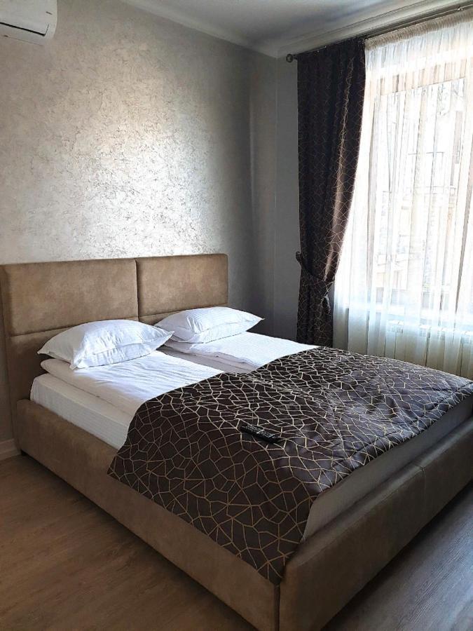 Apartment Sweethome 1 Free Parking Uzjhorod Exteriör bild